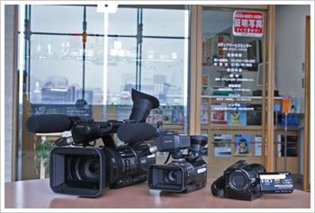 報道メディアへの人材派遣の テックスタッフ